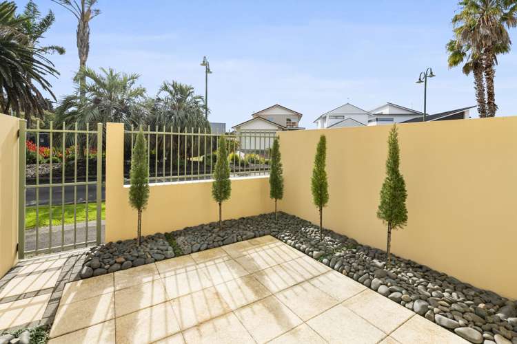 2/595 Laurie Southwick Parade Gulf Harbour_11