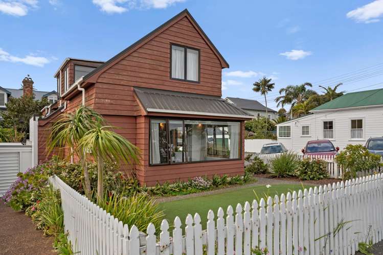 33 Queens Parade Devonport_9