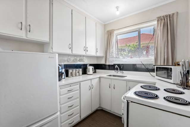 1/4046 Great North Road Glen Eden_3