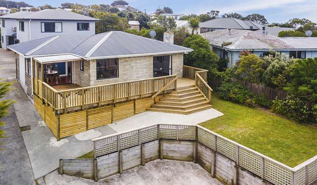 31 Hiwi Crescent Titahi Bay_1