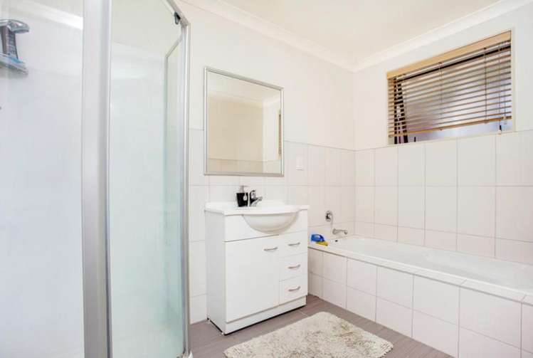 a/68 Farquhar Road Glendene_4