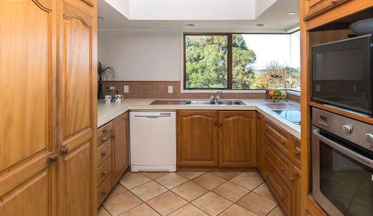 18 Bradbury Road Botany Downs_5