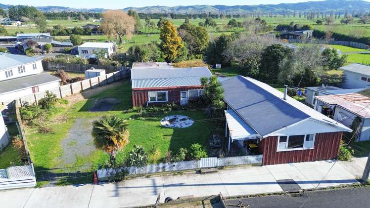 9 Front Miranda Road Waitakaruru_24