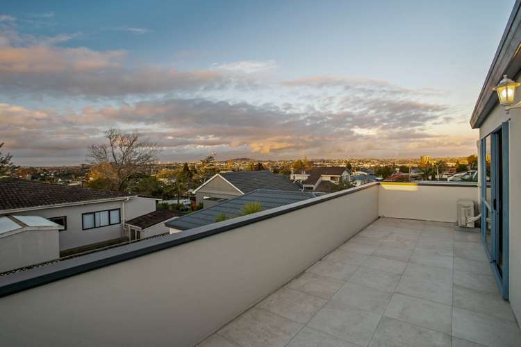 8a Riverview Road New Lynn_7