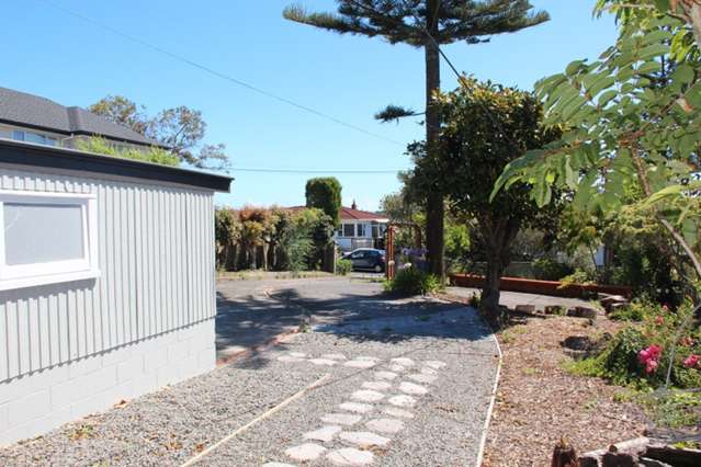 13 Raines Avenue Forrest Hill_1