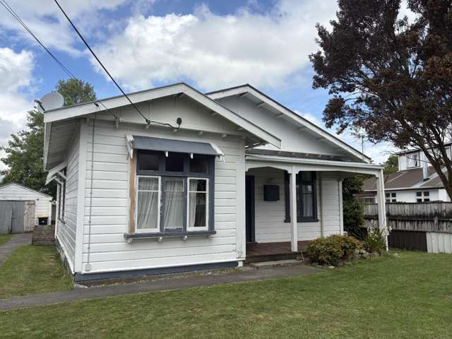 3 BEDROOMS - PAHIATUA