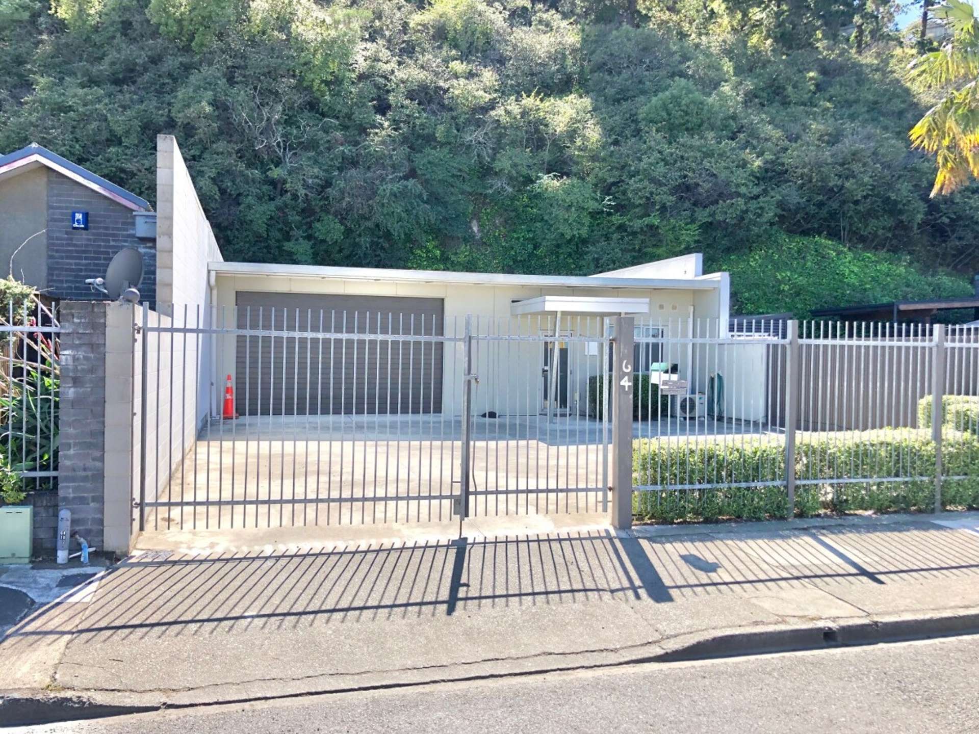 64 Corunna Bay Hospital Hill_0