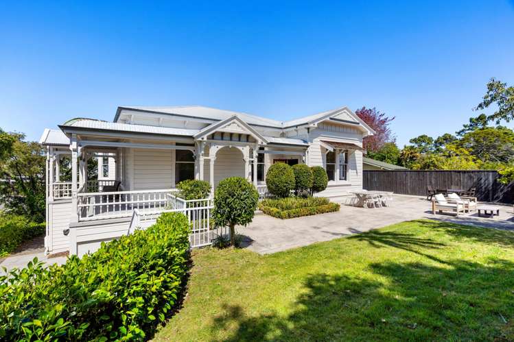 6 Thompson Road_0