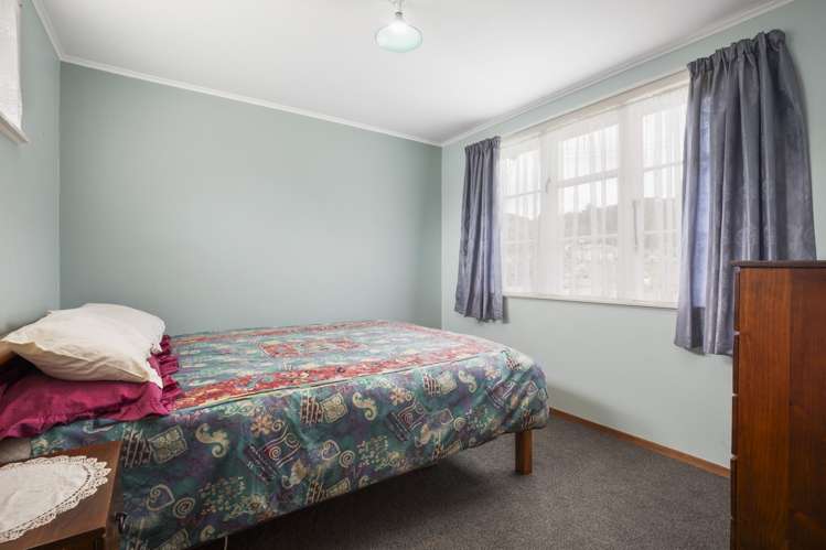 73 Hampshire Street Cannons Creek_10