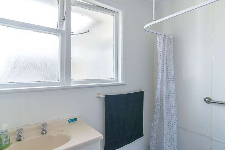 363 Warspite Avenue Waitangirua_20