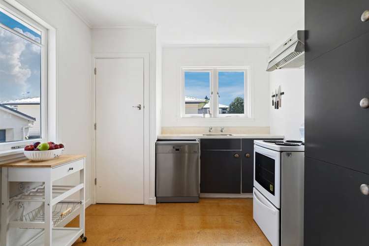 11 Goods Road Otumoetai_3