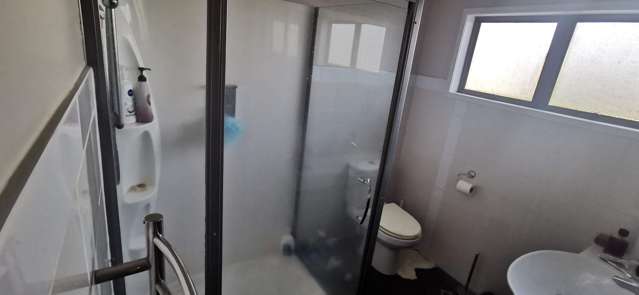 22 Deane Avenue Titirangi_1