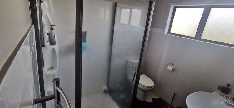 22 Deane Avenue Titirangi_1