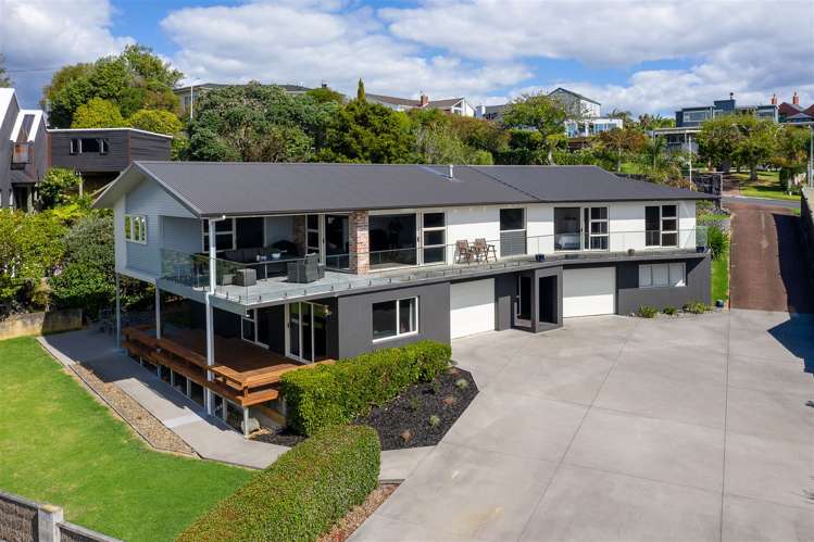 7 Paisley Street Mellons Bay_0