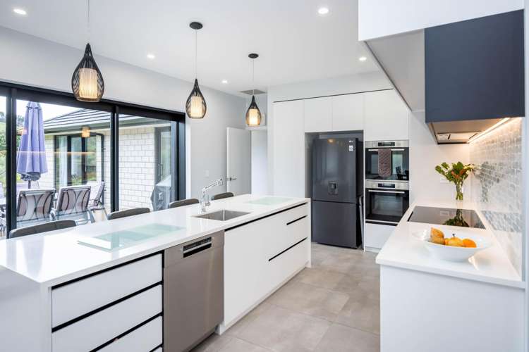 17 Riverside Way_2