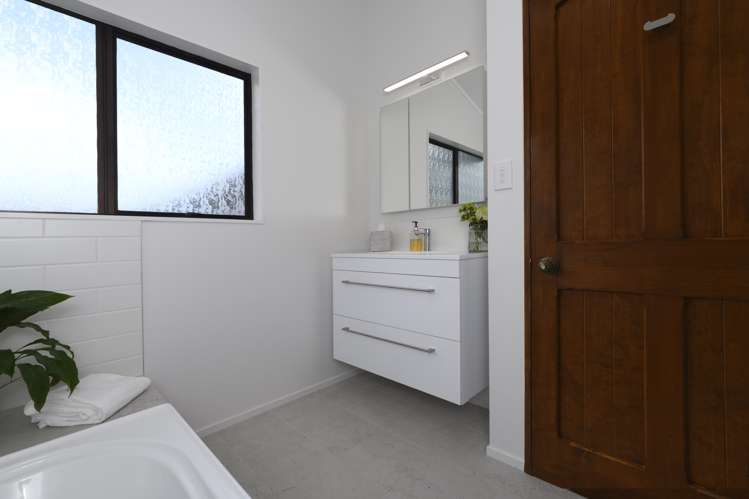 24 Merlot Drive Pyes Pa_16