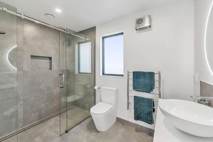 72 Halpin Drive Lincoln_15