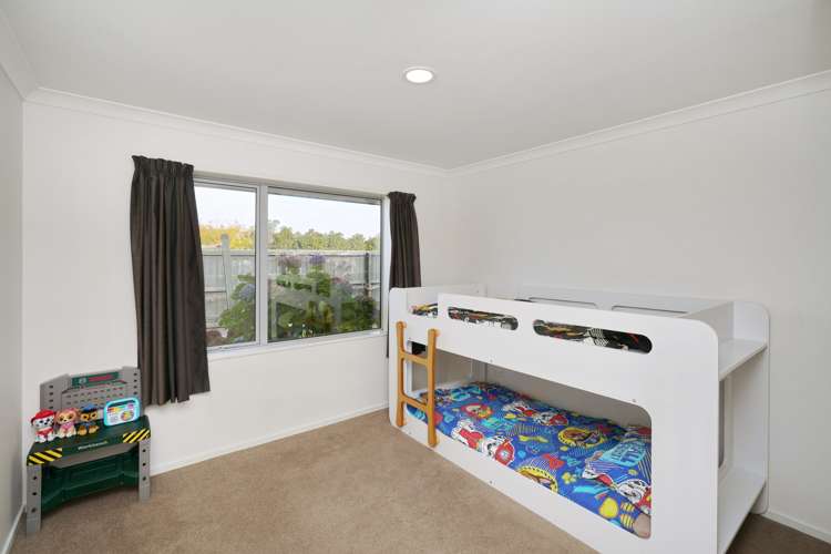 16 Barnsley Crescent West Melton_9