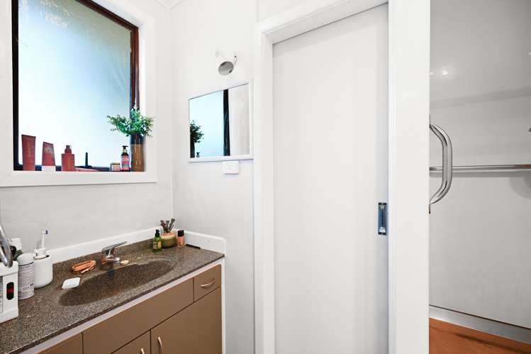 2 West Crescent Te Puru_11