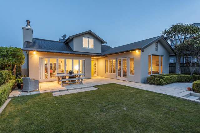 Family Paradise in Seatoun Village