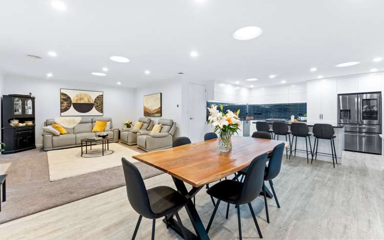 2 Lees Cove Karaka_5