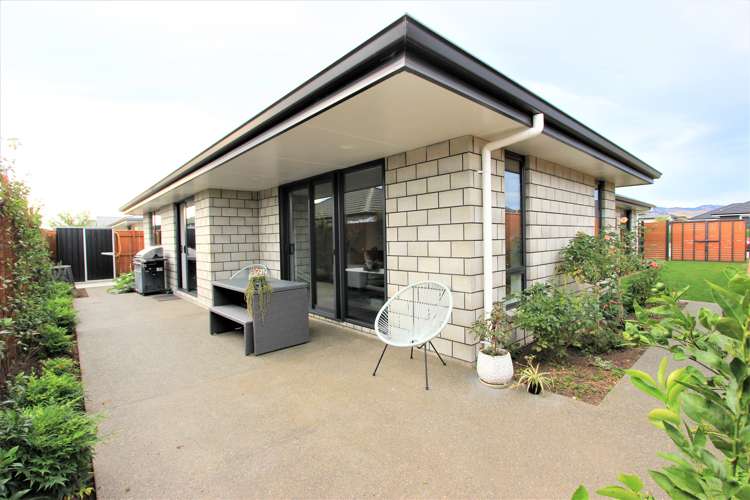 30 Spitfire Drive Burleigh_12