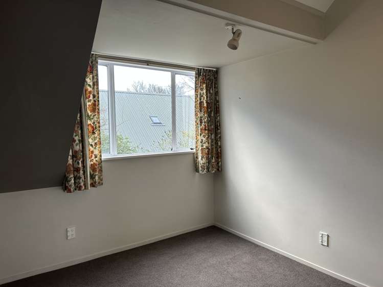 77 Regency Crescent Redwood_11