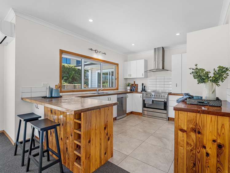 32 Ballintoy Park Drive Welcome Bay_6