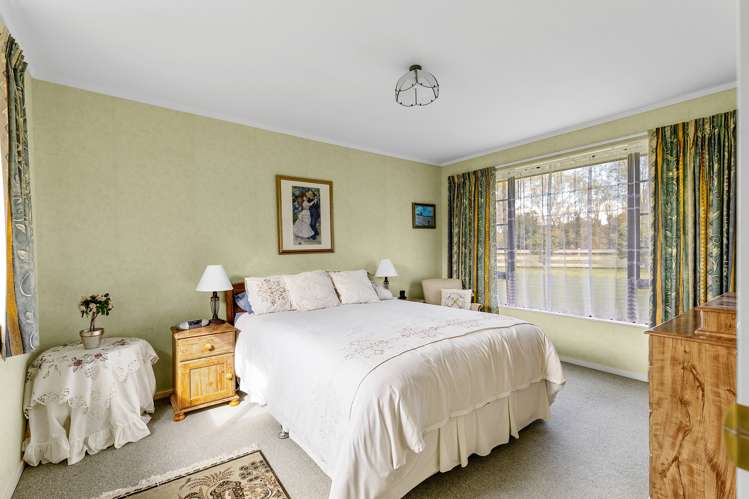 205 Fitzherbert East Road Aokautere_23