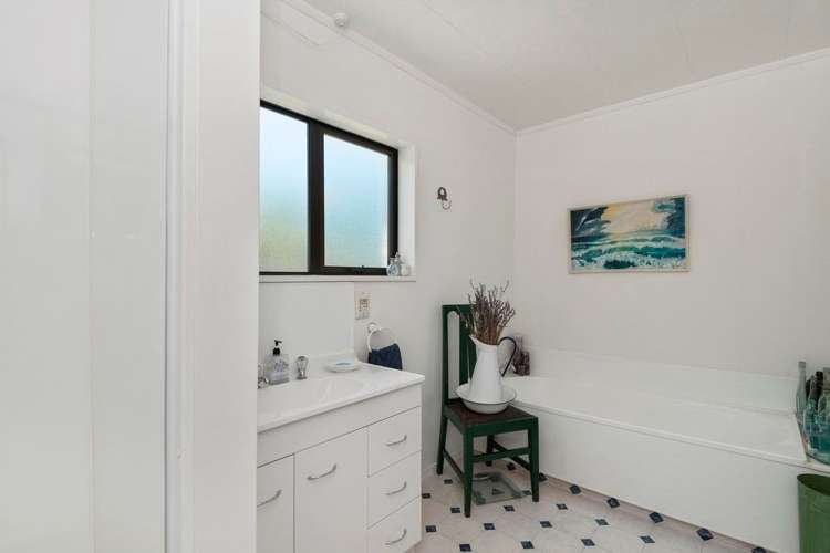 5 Sheraton Place Redwood_16