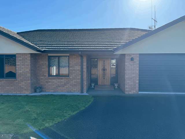 Super Central 4BR Family Home