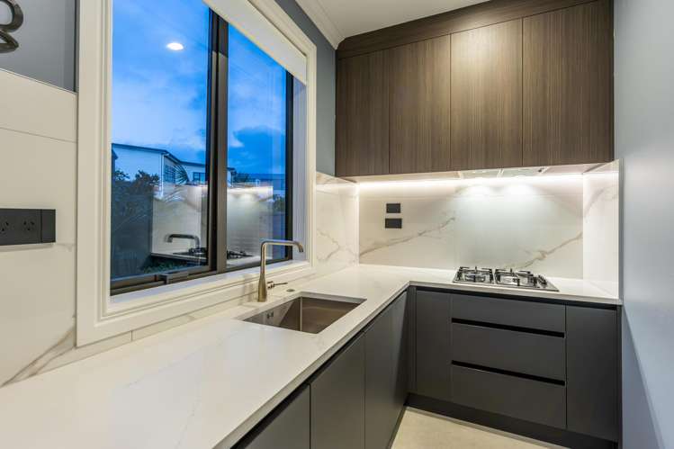 2 Taku Close Long Bay_8