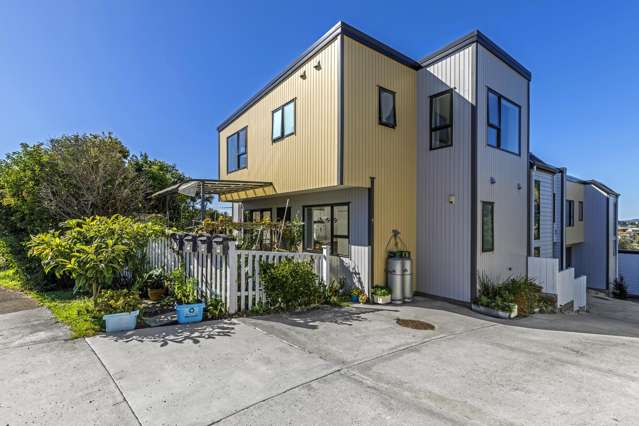 Standalone Charm, Modern Comfort