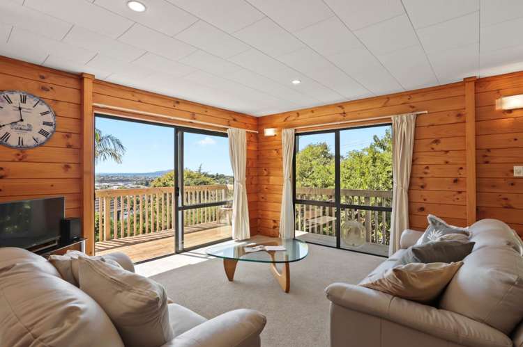 2/613a Glenfield Road Totara Vale_1