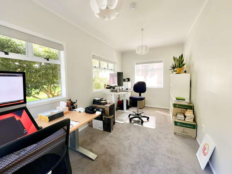 2 Berwick Grove Seatoun_14