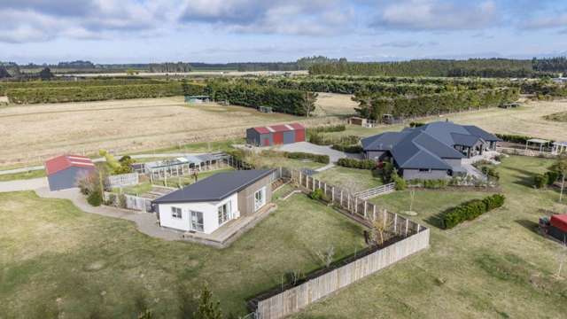 Two Homes, 4.3ha & Exceptional Shedding