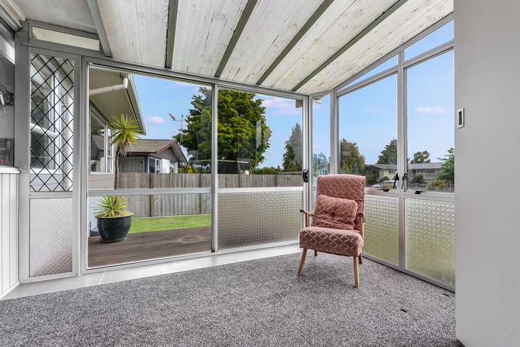 12 Lansdowne Crescent Glenview_9