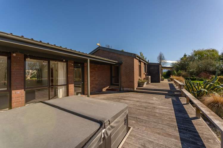 252 Downs Road_4
