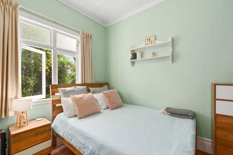 141 Vauxhall Road Narrow Neck_6