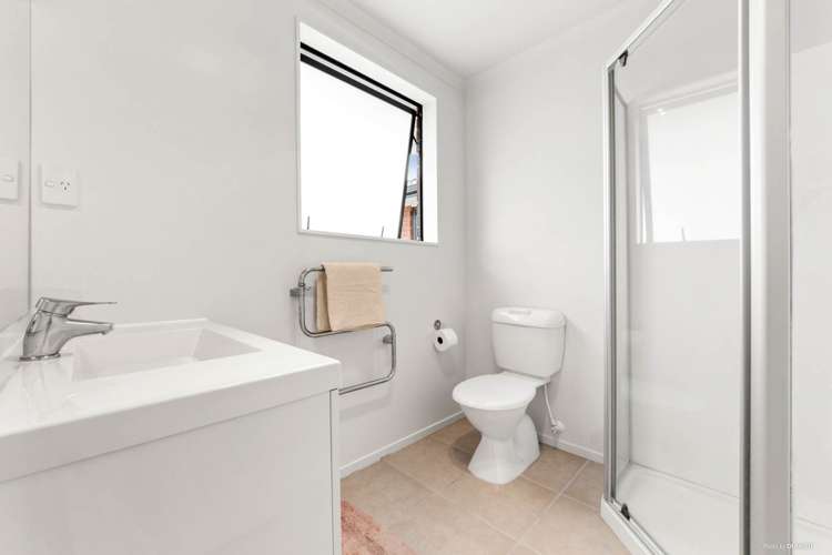 55 Tiriwa Drive Massey_13