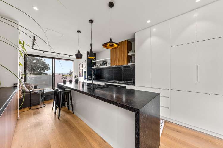 131a Beach Road Castor Bay_12