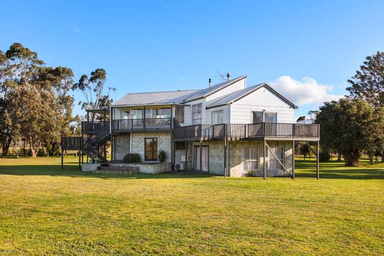 209 Browns Beach Road Muriwai_26