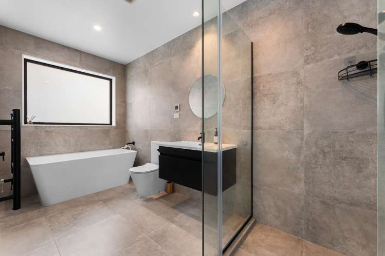 8 Kuinga Street Milldale_15