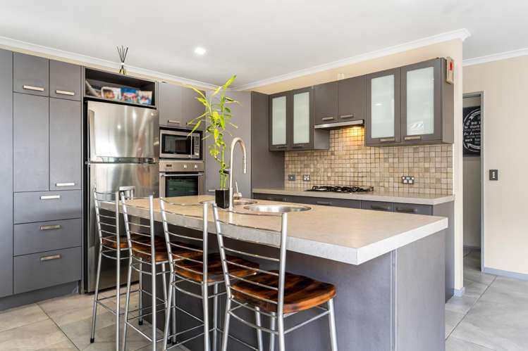 83 Wayne Francis Drive Flat Bush_3