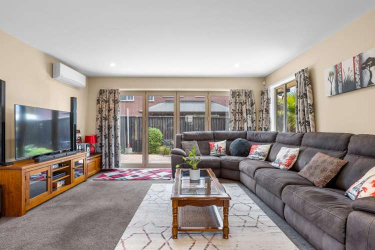 7 Strathmore Gardens Burwood_1