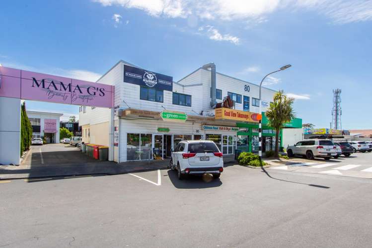 Retail 2/80 Main Road Kumeu_1