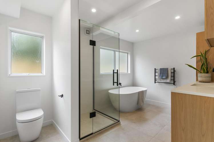 2/68 Matipo Road Mairangi Bay_11