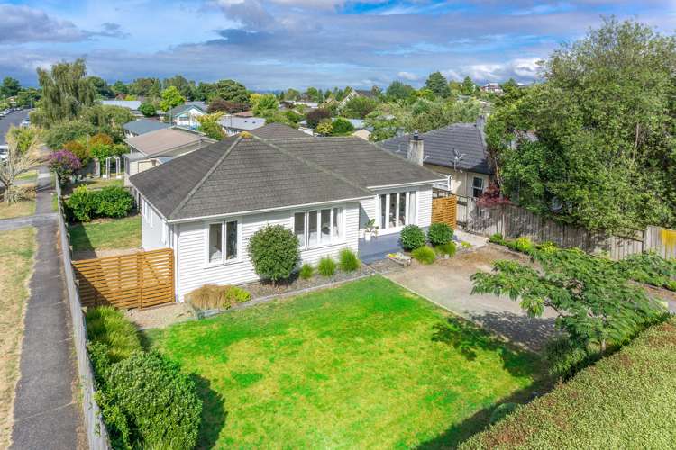 67 Lake Crescent Hamilton Lake_12