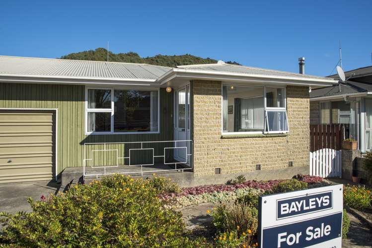 18b Nelson Square Picton_19