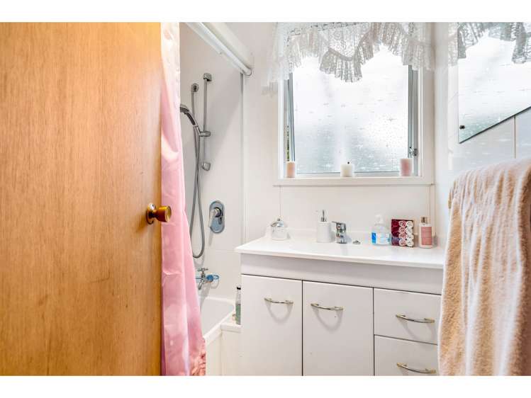 23 Contessa Drive Glenfield_11